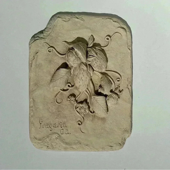 Stunning clay bas relief wild strawberries wall hanging sculpture - Picture 2 of 6